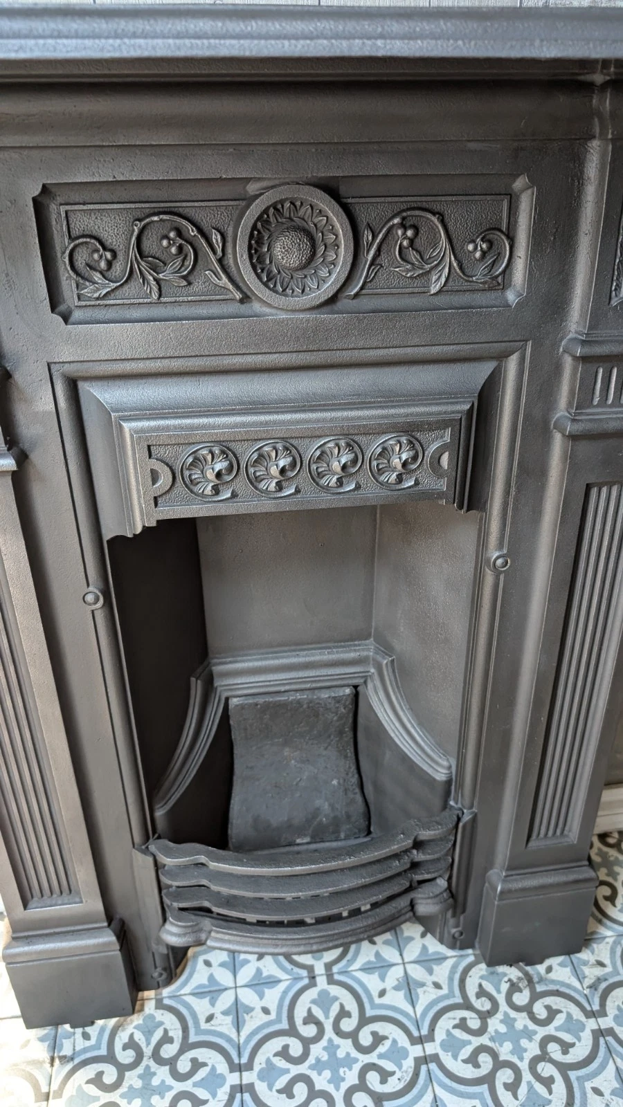 Original Complete Seashell Cast Iron Fireplace Fire Restored - Image 6
